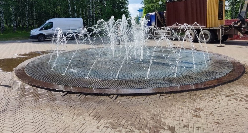 Подсветка фонтана на территории Кочуровского парка не работает и работать не будет