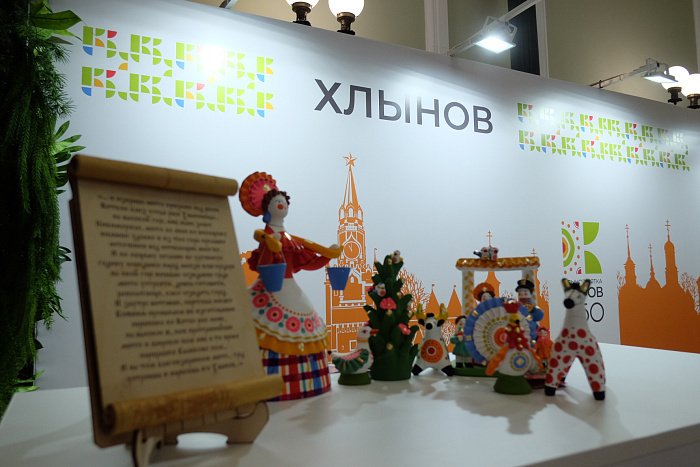 Кировчане планируют потратить на новогодние подарки коллегам не более 1000 рублей