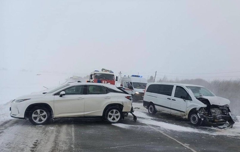 В Вятскополянском районе на трассе столкнулись 5 автомобилей