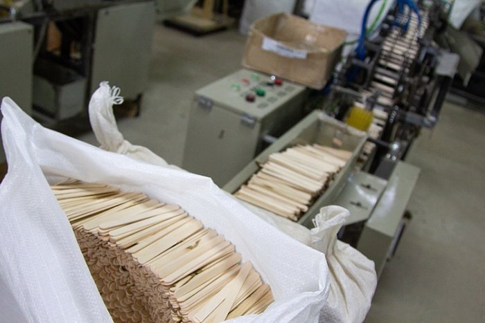 С начала года из Кировской области экспортировано 1418 тонн березовых палочек для мороженного в Китай