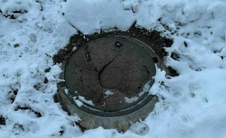 С начала года в Кирове «Т Плюс» восстановила 11 поврежденных во время уборки снега люков