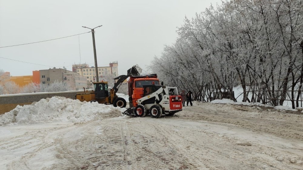 В Кирове ночью с 38 улиц вывезут снег