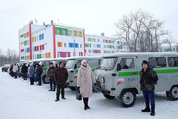 В районные больницы Кировской области отправились 36 новых автомобилей
