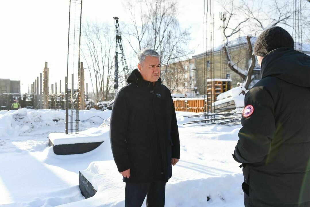 Рахим Азимов проверил ход строительства детского реабилитационного центра в Кирове