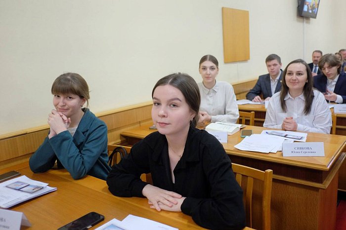 Наставниками для Молодежного правительства региона станут члены правительства Кировской области