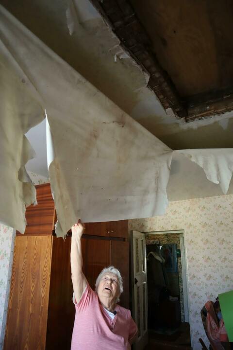 В доме на Народной, 23 в Кирове рухнул потолок
