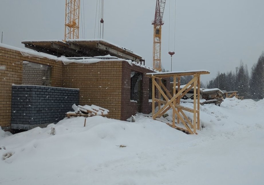 Администрация Кирово-Чепецка будет платить 3 млн ежемесячно в случае срыва сроков строительства дома для переселенцев