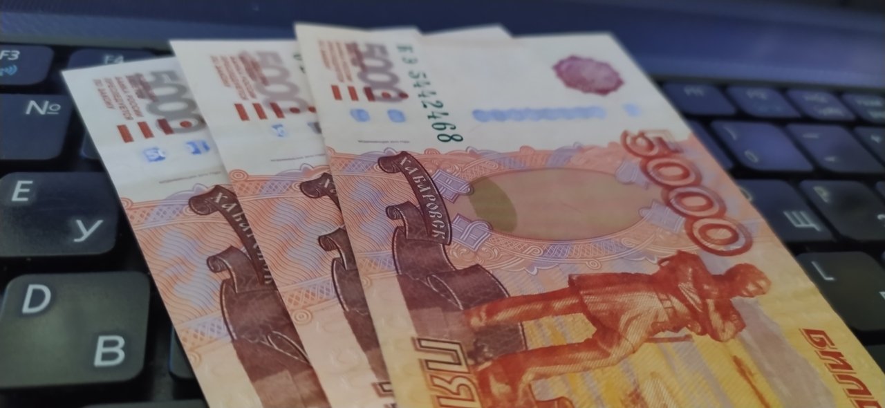 Кировстат: среднемесячная номинальная начисленная зарплата в области составляет 48 тысяч рублей