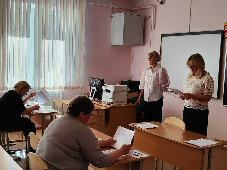 Родители выпускников сдали Единый государственный экзамен
