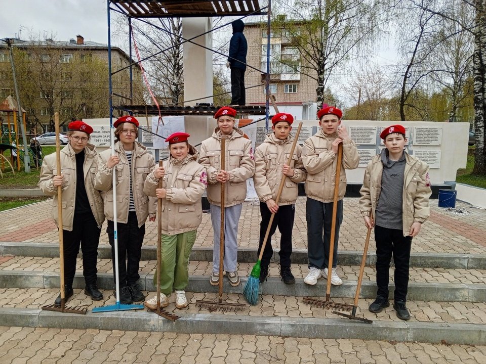 
        Кировские юнармейцы принимают участие во Всероссийском патриотическом проекте 