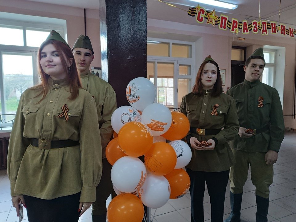 В кировских школах и техникумах проходят праздничные мероприятия, посвященные Дню Победы