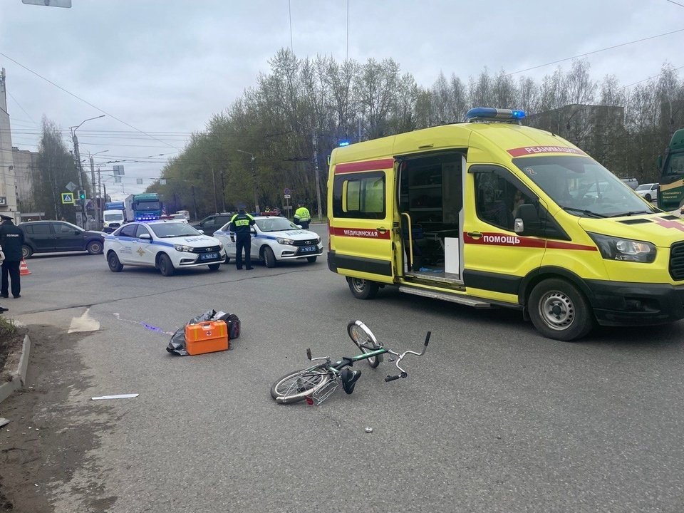 На перекрестке Производственной и Ломоносова водитель грузовика насмерть сбил 9-летнего велосипедиста