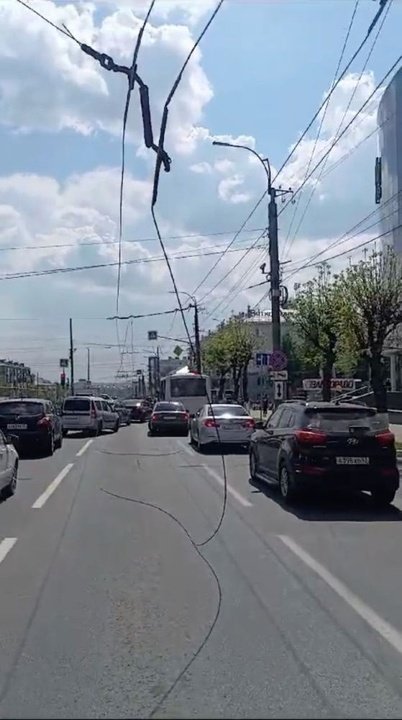 Из-за обрыва контактной сети в Кирове временно изменено движение троллейбусов