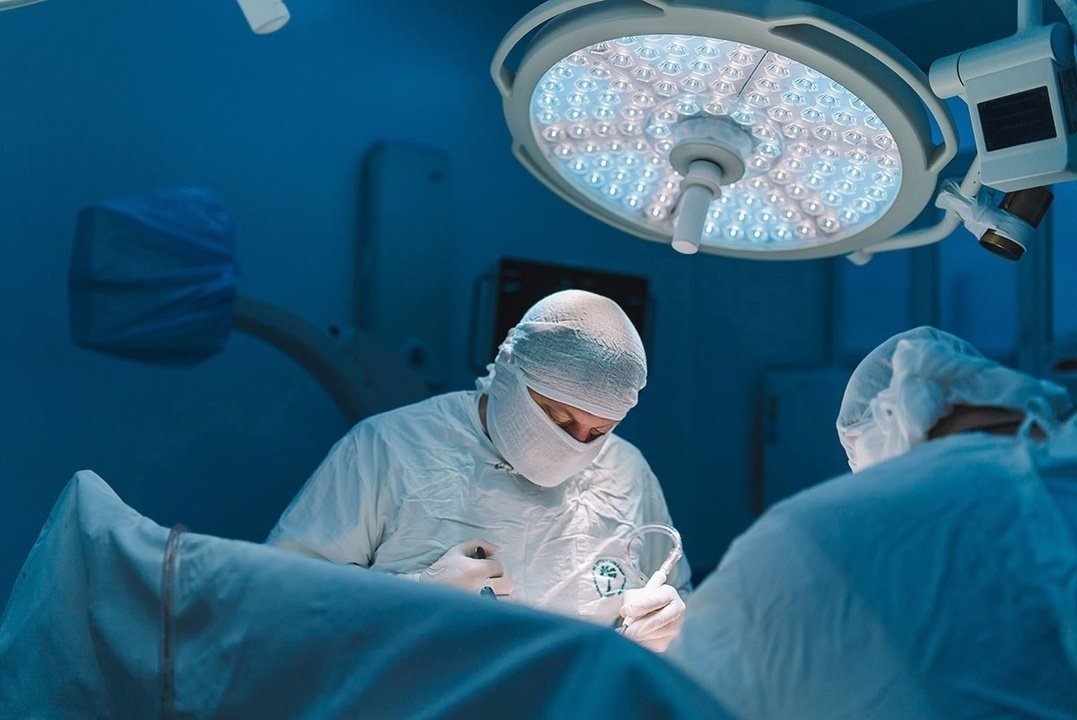 Кировские врачи прооперировали подростка с деформацией грудной клетки