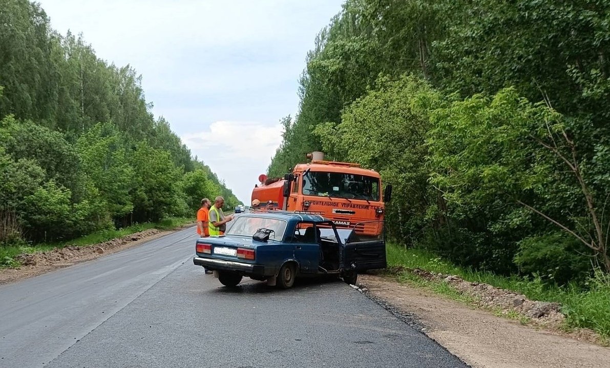 В Яранском районе погиб водитель ВАЗа после столкновения с «Камазом»