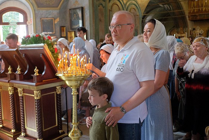 Александр Соколов поздравил жителей Кировской области с Днём семьи, любви и верности