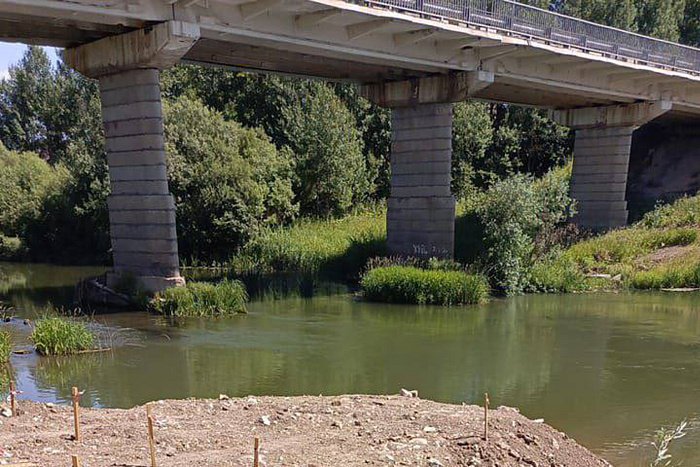 Через реку Вою можно будет добраться по временному мосту