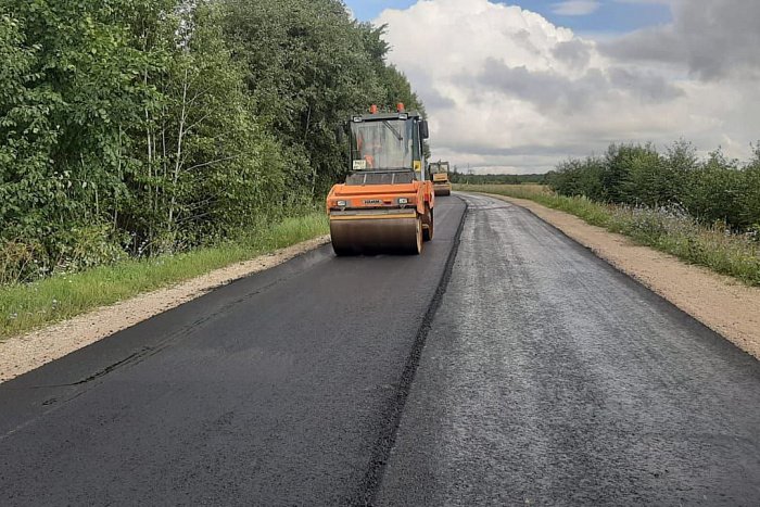 В Кировской области в рамках 650-летия Кирова продолжают ремонтировать дороги к туристическим объектам