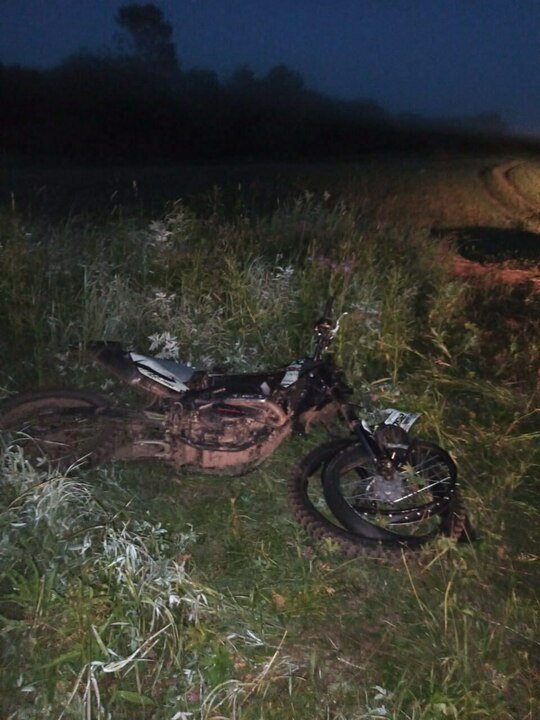 На просёлочной дороге в Афанасьевском районе столкнулись два мотоциклиста-подростка