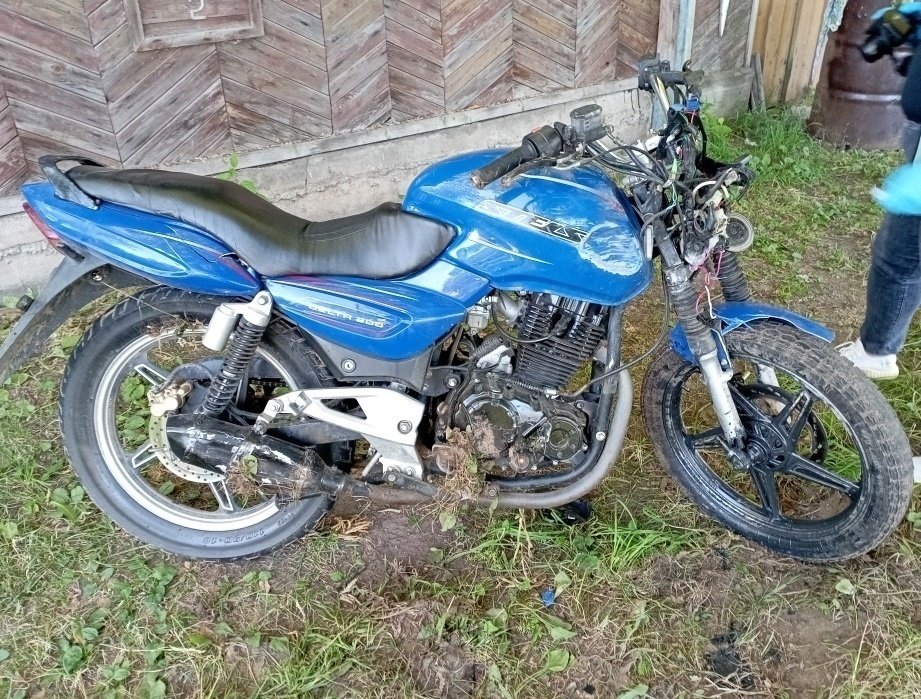 В Кильмезском районе мотоциклист въехал в опору ЛЭП и погиб