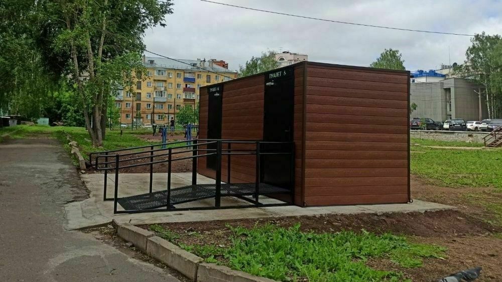 На набережной Грина и улице Спасской восстановили работу новых биотуалетов
