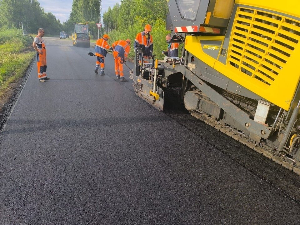 В деревне Брагичи ремонтируют дорогу по Центральной улице