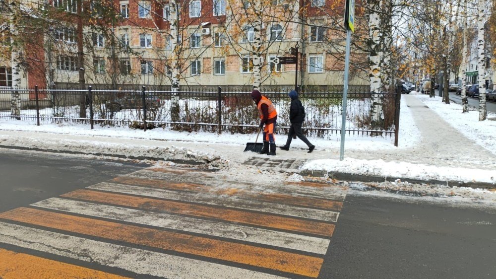 За сутки на улицах кирова распределено 50 тонн галина и 11 тонн песко-соляной смеси