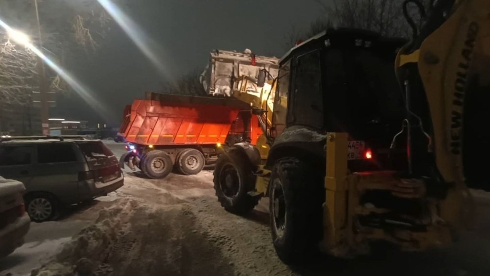 Стало известно, с каких улиц Кирова вывезут снег в выходные