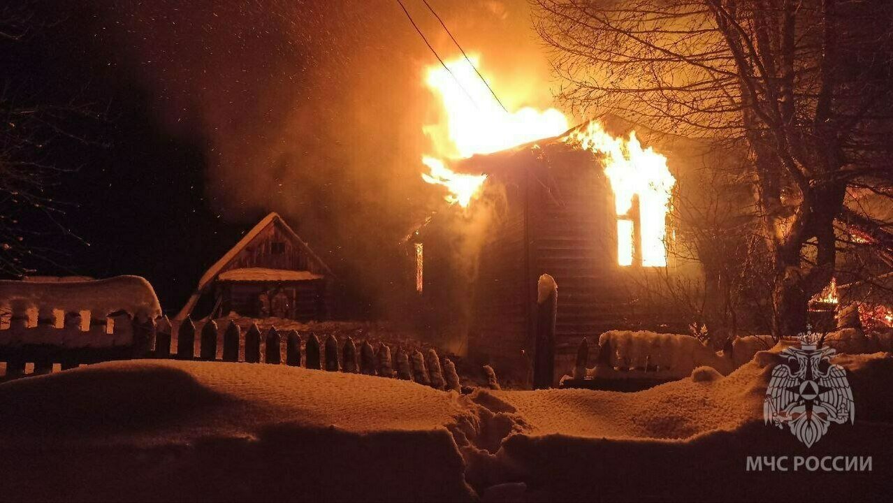 В Омутнинском районе в пожаре погиб бездомный мужчина