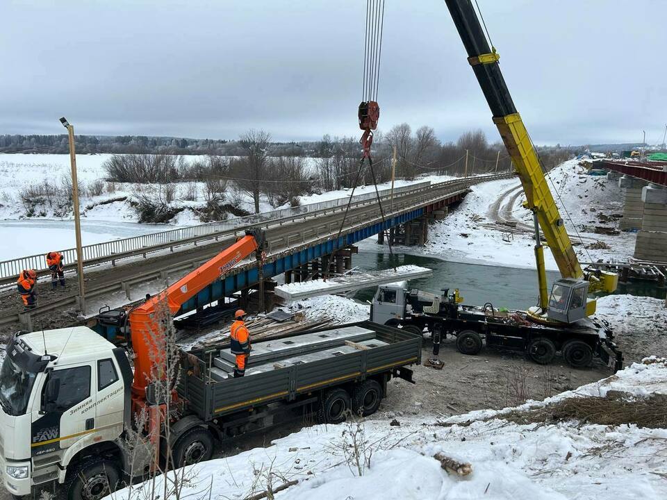 Готовность моста через реку Воя оценивается в 80%