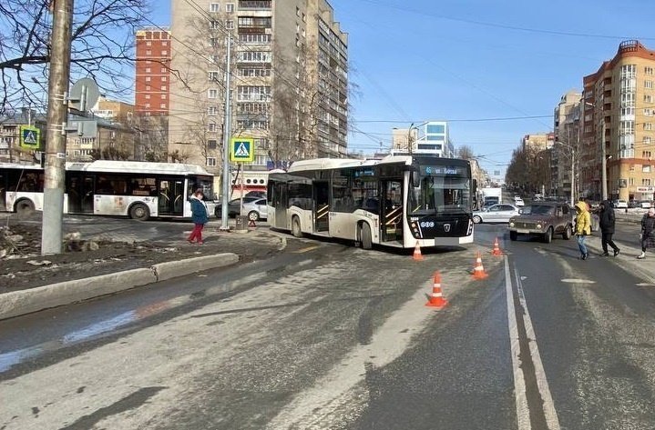 На Ленина автобус сбил пенсионерку