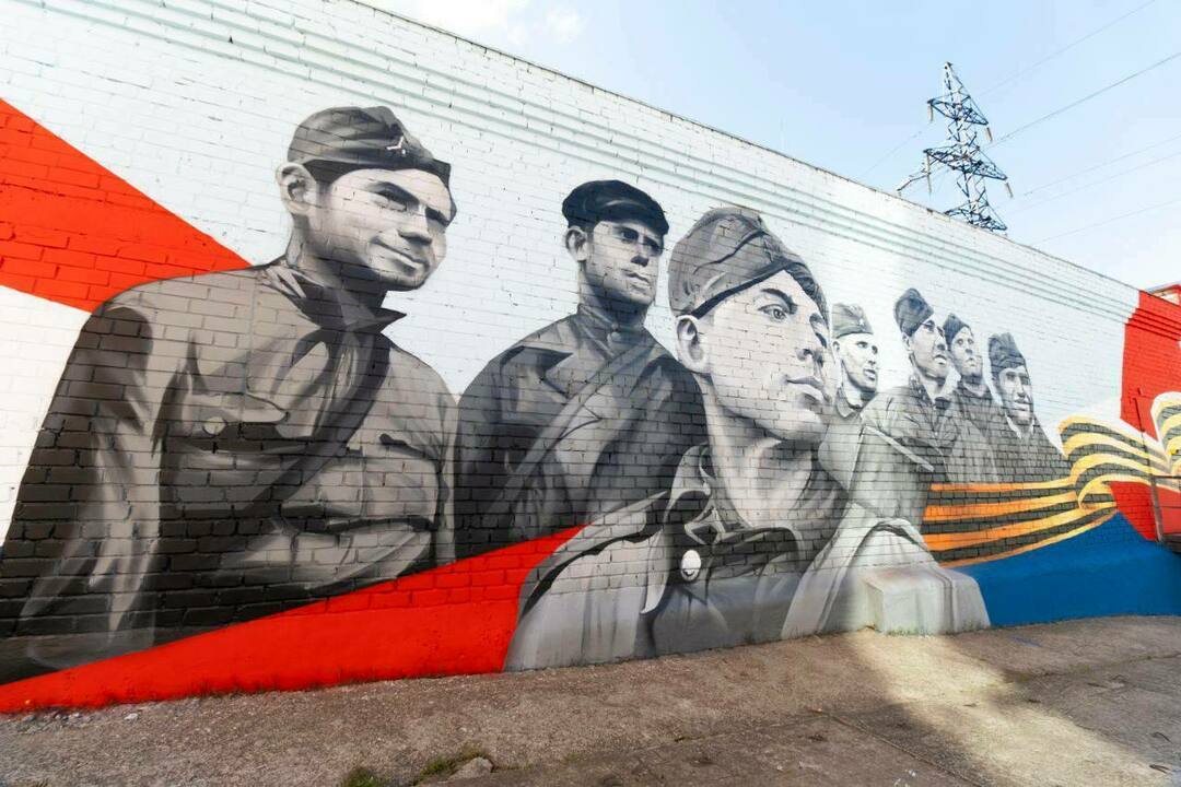 К 80-летию Великой Победы в Кирове на стене подстанции появился памятный мурал