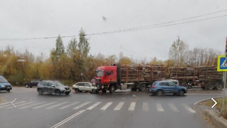 Фото: Комиинформ 