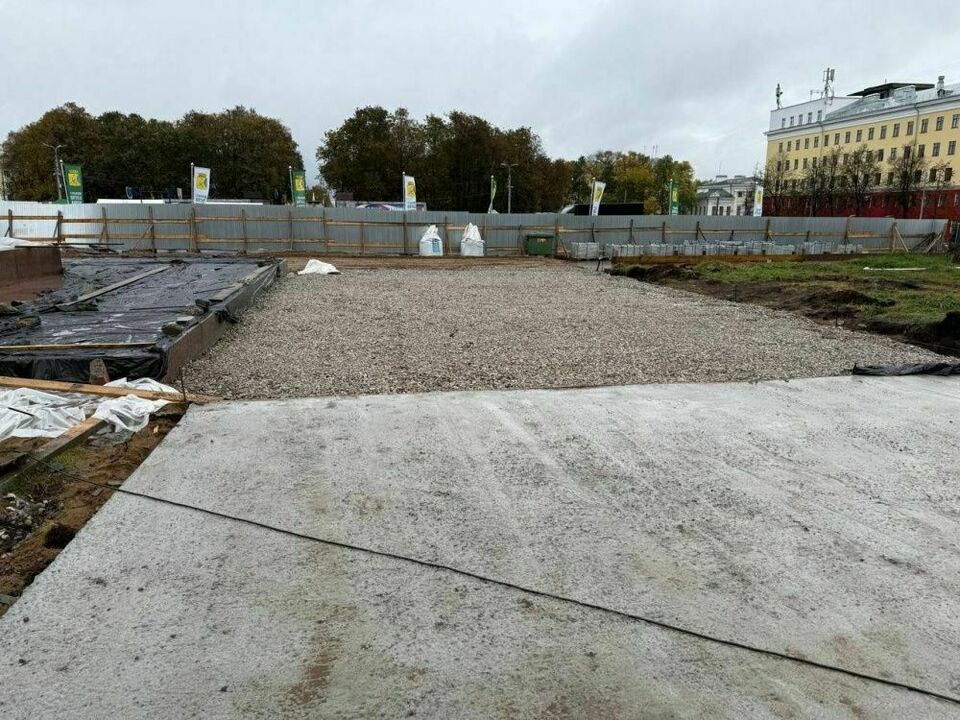 В Кирове благоустраивают Театральную площадь